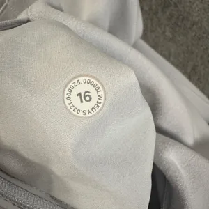 Lululemon AirWrap Modal Crew Sweatshirt Alpine White 16 Boxy Cropped Pullover thumbnail 7