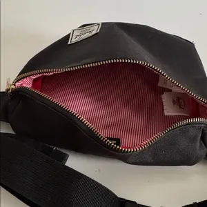 Herschel Supply Company Black Belt Bag with Gold Zipper NWOT thumbnail 4
