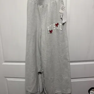 Boys Lie Women's Gray Wide-Leg Fleece Sweatpants Logo Split Hem Elastic Waist thumbnail 2