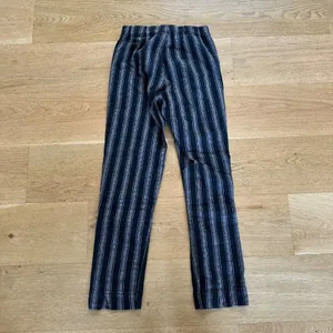Brandy Melville - Striped Straight Leg Pants in Black & Gray thumbnail 4
