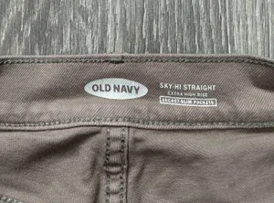 Old Navy Extra High-Waisted Sky-Hi Straight Utility Jeans thumbnail 6