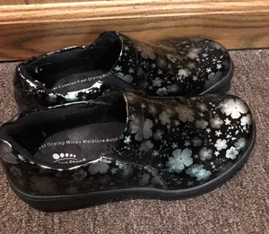 Manila Closed Women's  Back Clog size 8 thumbnail 1