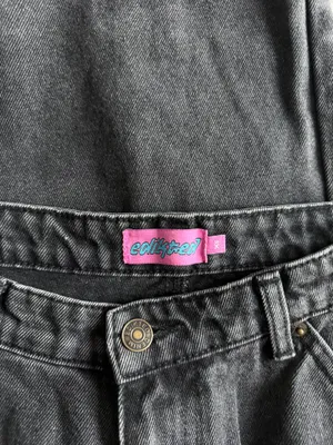 Edikted Low-Rise Jeans thumbnail 3