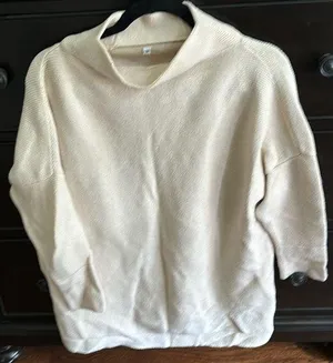 Ivory colored mock neck sweater Size M thumbnail 1