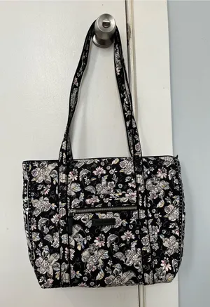 Vera Bradley Vera Tote holland garden Black Floral Quilted Pink Cream zipper thumbnail 1