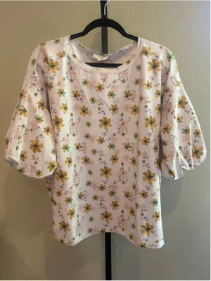 Easel Floral Print Bubble Sleeve Top in Mustard Size S thumbnail 2