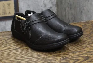 NEW Clarks Womens Cheyn Madi Loafer Leather 26128930 Black 7M thumbnail 1
