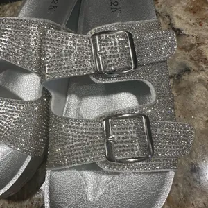 H2K Espen Silver Glitter Double Buckle Adjustable Comfort Size 9 Slides Sandal thumbnail 3