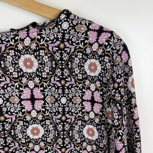 Cato Floral Medallion Blouse Size 18/20W Black Multicolor Boho Lightweight Comfy thumbnail 4
