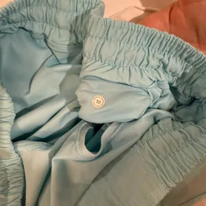 Lululemon Athletica Sky Blue hottie hot shorts!!! thumbnail 4