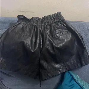 Black faux Leather Women Shorts XS thumbnail 5