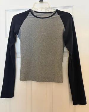 Long sleeve Size M thumbnail 1