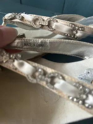 Vintage ALDO Cream Rhinestone Kitten Heel Thong Sandals | Size 39 - Bridal thumbnail 9
