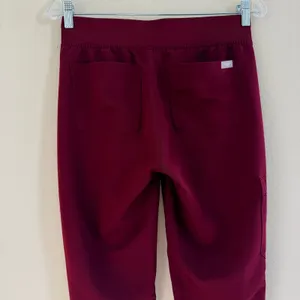 FIGS Zamora Jogger Scrub Pants Womens XS Burgundy‎ Maroon thumbnail 4
