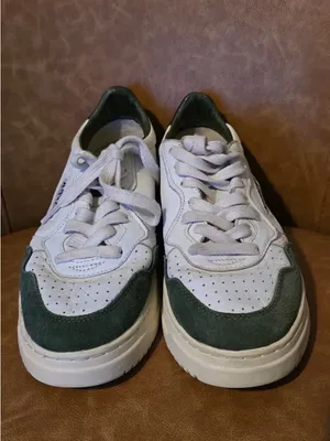 Autry Women’s White and Green Low-Top Sneakers thumbnail 2