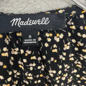 Madewell Top Womens Small Black Floral Print Tiered Ruffle Sleeve Cottage Button thumbnail 2