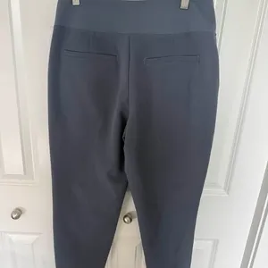 Athleta Endless High rise  Pant Size 6P Ash color thumbnail 5