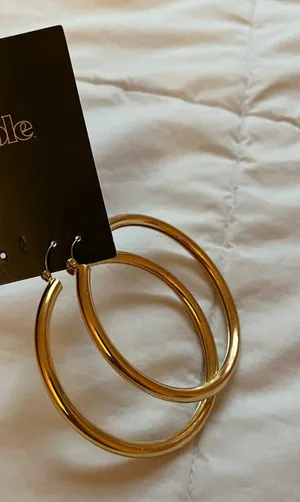 Gold Hoop Earnings thumbnail 1