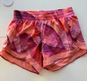 Athleta Printed Mesh Racer Run Short‎ 4" Pink Orange Abstract Leaf Size S thumbnail 1