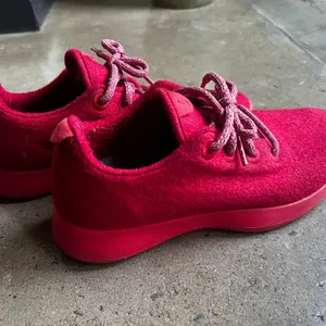 Allbirds Women's Wool Runners - Tuke Marinara (Marinara Sole) - 8 thumbnail 2