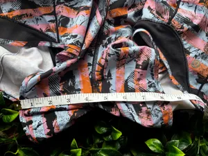 Lululemon Hot Hot Shorts Size 6 Tall thumbnail 7