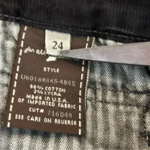7 For All Mankind Black and Burgundy Corduroy Pants‎ Size 24 thumbnail 17