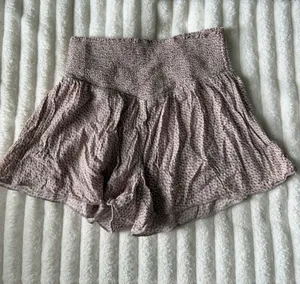 aerie Mauve Textured Ruffle Shorts thumbnail 1