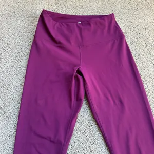 90 Degree By Reflex Purple Leggings Size Medium thumbnail 4