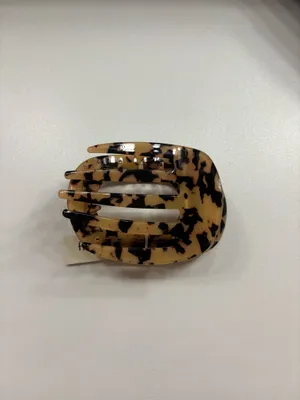 Francesca's Tortoise Hair Clip thumbnail 2
