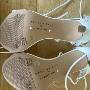 Gianni Bini x Caelynn Bell - Papillon Flower Ankle Wrap Strappy Sandals in White thumbnail 6
