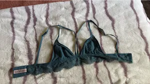 Victoria’s Secret bralette thumbnail 2