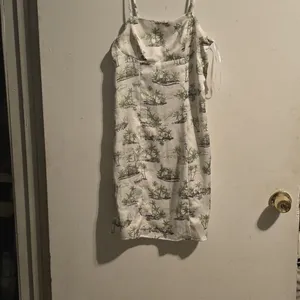 Hippie Rose Green Floral Mini Dress thumbnail 2