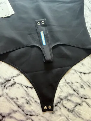 Good American Scuba Scoop Neck Long Sleeve Bodysuit Black Size M. thumbnail 8