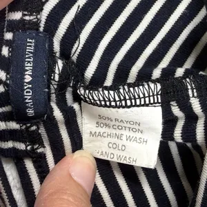 Brandy Melville Womens Striped‎ Cropped Tank Top Black White Scoop Neck XS thumbnail 2