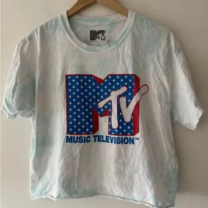 MTV‎ Cropped Tie Dye Graphic Tee Size L thumbnail 1