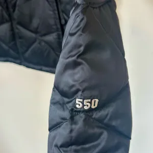 The North Face Women’s 550 Black Insulated Puffer Jacket - Size: Large thumbnail 5