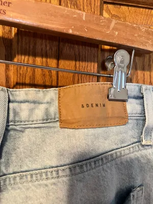 H&M Mom Jeans thumbnail 3