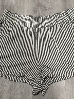a new day Black and White Striped High-Waist Women's Shorts thumbnail 1