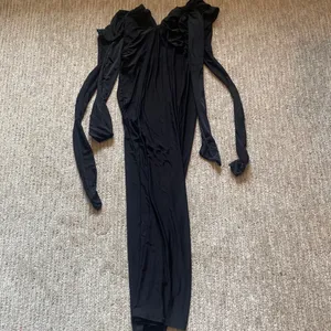 Prettylittlething black dress thumbnail 2