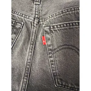 Levis 501 Original High‎ Rise Cut Off Denim Shorts Washed Black Gray W33 thumbnail 3