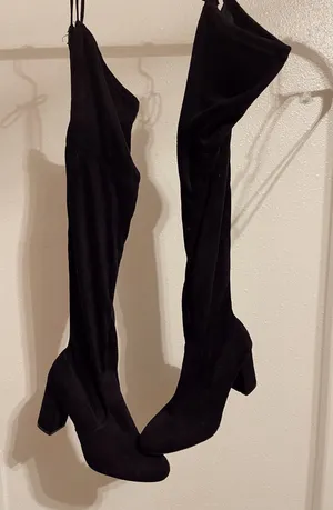 SO Knee-High Black Boots thumbnail 1