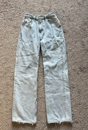 Abercrombie High-Rise 90s Jeans thumbnail 1
