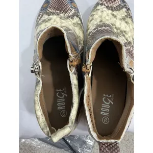 Womans Rouge Rose Snake Print Size 9 Hidden Wedge Sneaker Booties thumbnail 6