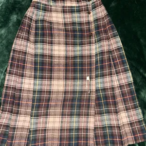 Vintage Classic Of Boston Women’s Brown Plaid Kilt Wrap Midi Skirt Sz 11 thumbnail 2