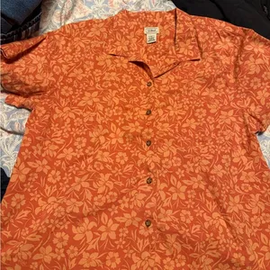 Excellent Condition Women’s L.L. Bean Hawaiian Button up Size XL thumbnail 1