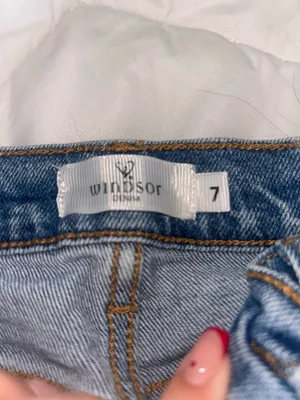 Windsor Jeans Distressed High-Rise thumbnail 3