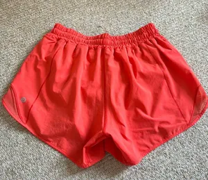 Lululemon Hotty Hot Short High-Rise 4” thumbnail 2