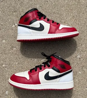 Air Jordan 1 Mid GS 'Chicago' Size 7y Women’s Size 8.5 thumbnail 1