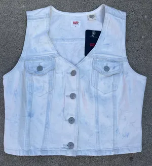 Levi’s Vest thumbnail 1