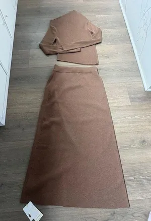 Commense NEW Caramel Slit Maxi Knit Set Skirt and Top Size M Ribbed Asymmetrical thumbnail 4
